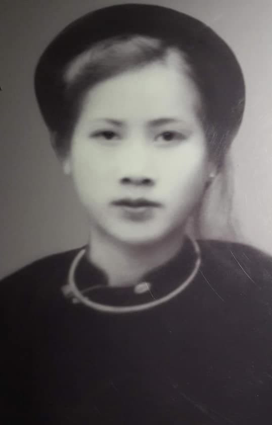 Cụ bà 100 tuổi ở Hà Nội gây sốt vì hình ảnh 'gái Tràng An' xinh đẹp thời trẻ: 'Cụ vẫn minh mẫn, nhớ vanh vách tên tuổi con cháu' 2 Cụ bà 100 tuổi ở Hà Nội gây sốt vì hình ảnh 'gái Tràng An' xinh đẹp thời trẻ: 'Cụ vẫn minh mẫn, nhớ vanh vách tên tuổi con cháu' 2