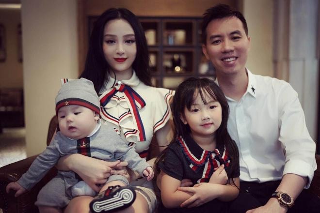 Huyền baby được trai lạ khen  1