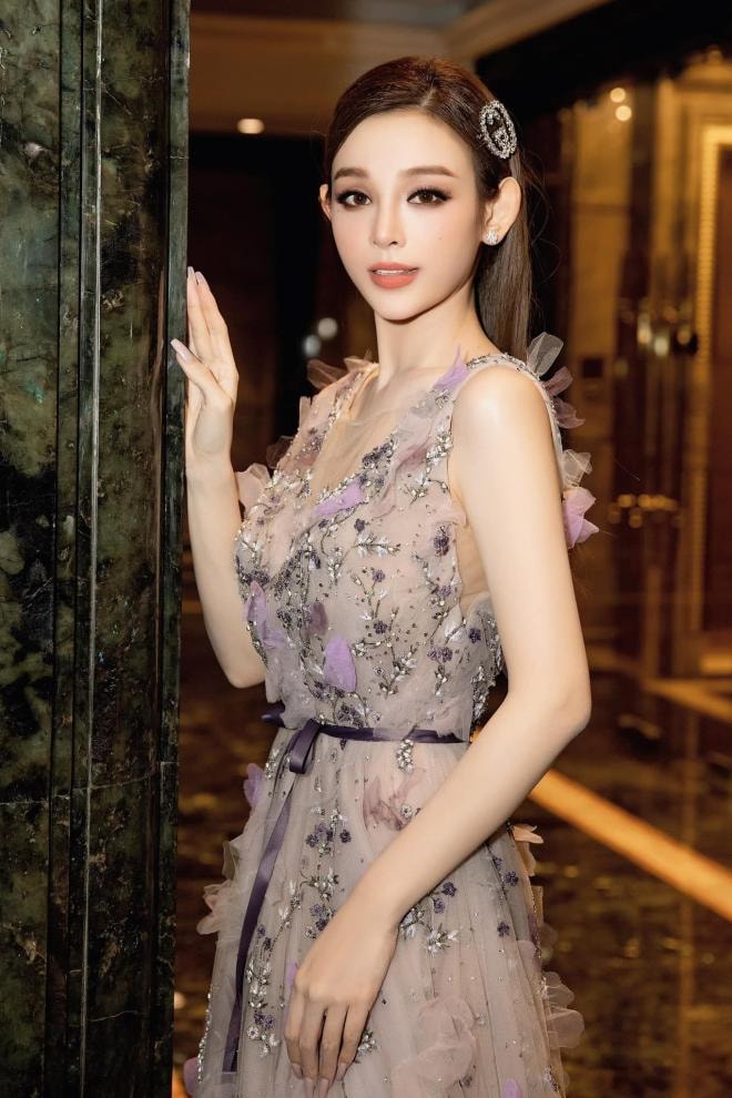 Huyền baby được trai lạ khen  0