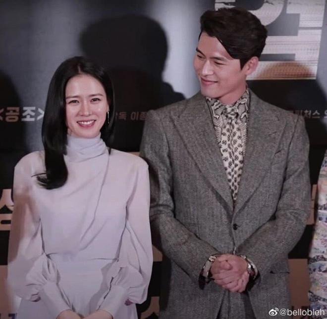 Khoảnh khắc của Hyun Bin - Son Ye Jin bất ngờ sốt trở lại: Suốt 19 giây giữ mãi hành động này là đủ biết 'nghiện' người yêu thế nào 2 Khoảnh khắc của Hyun Bin - Son Ye Jin bất ngờ sốt trở lại: Suốt 19 giây giữ mãi hành động này là đủ biết 'nghiện' người yêu thế nào 2
