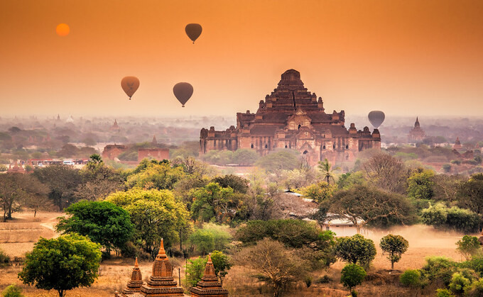Người Myanmar ví von khi đặt chân đến Bagan rằng: muốn thấy sự duyên dáng hãy đến đền Ananda, muốn thấy sự cao cả thì đến đền Thatbyinniu, còn nếu muốn thấy sự hoành tráng thì ghé đền Dhammayangyi. Ảnh: