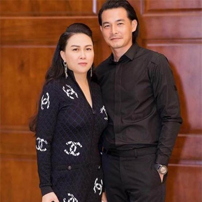sao Việt xăm tên hình con và bạn đời 6