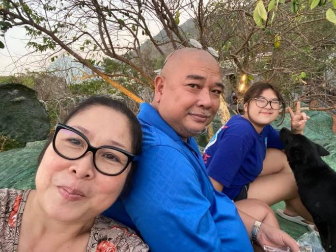 học phí của con gái Hồng Vân  2