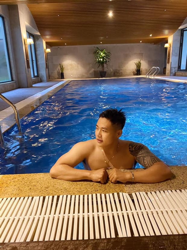 hot boy trà sữa Tấn Lợi 0