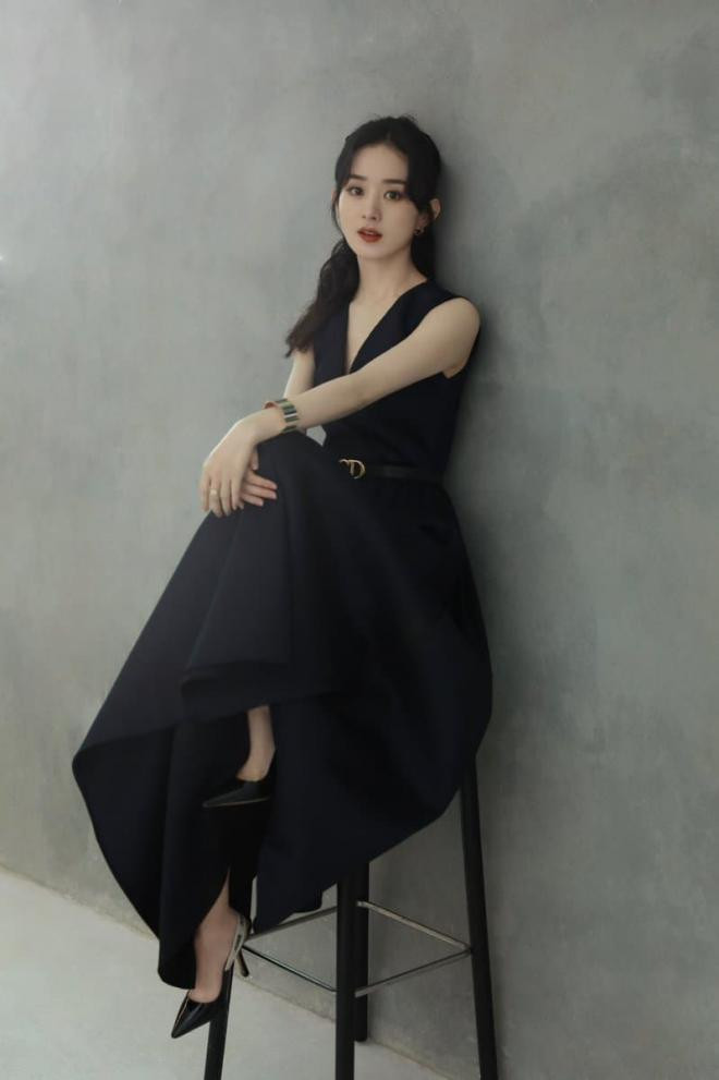 Hành trình 'lên hương' của Triệu Lệ Dĩnh: từ cô gái 'biến đồ hiệu thành đồ chợ' đến nữ minh tinh khí chất ngút ngàn 12