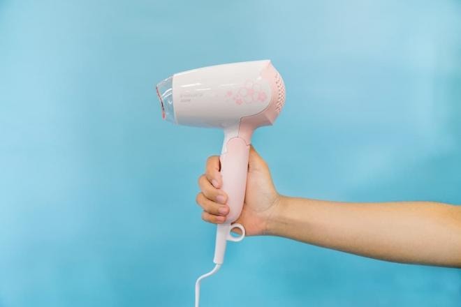 mẹo giặt trong mùa mưa phùn để quần áo không có mùi ẩm mốc 3