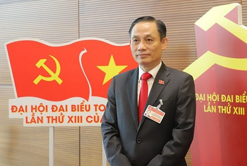 tan-truong-ban-doi-ngoai-le-hoai-trungtlvz-w500-h337.jpg