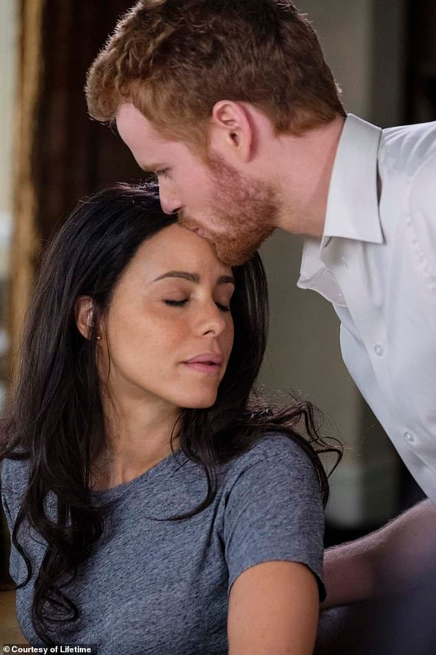Chuyện tình Harry - Meghan được dựng thành phim mới mang tên 'Trốn thoát khỏi Cung điện' 1 Chuyện tình Harry - Meghan được dựng thành phim mới mang tên 'Trốn thoát khỏi Cung điện' 1
