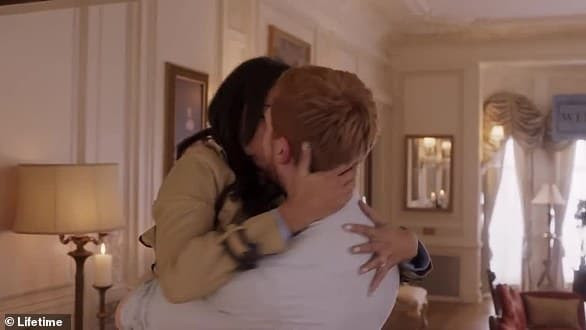 Chuyện tình Harry - Meghan được dựng thành phim mới mang tên 'Trốn thoát khỏi Cung điện' 7 Chuyện tình Harry - Meghan được dựng thành phim mới mang tên 'Trốn thoát khỏi Cung điện' 7