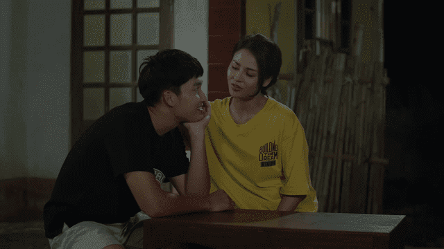 Đình Tú Hướng dương ngực nắng 2