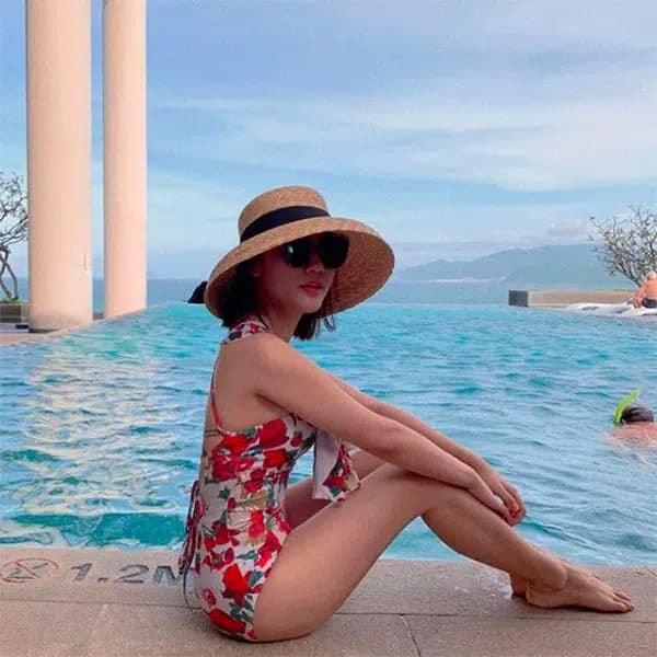 Hè chưa đến nhưng Văn Mai Hương đã nhanh chóng gia nhập đường đua bikini, khoe body 'căng đét' 5