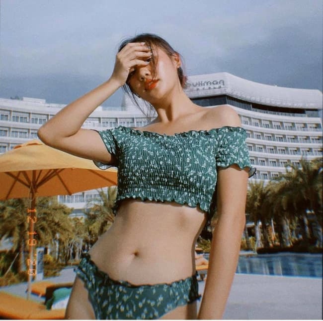Hè chưa đến nhưng Văn Mai Hương đã nhanh chóng gia nhập đường đua bikini, khoe body 'căng đét' 0