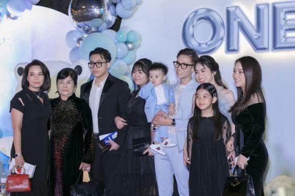 Minh Nhựa và con gái  0
