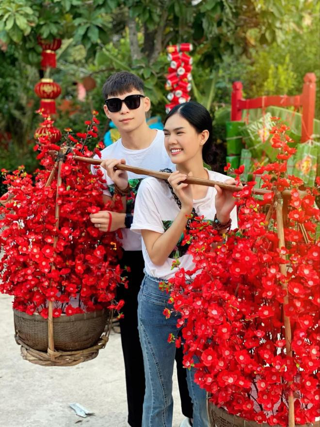 Lê Ngọc Trinh 0 Lê Ngọc Trinh 0