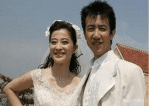 Từng là bạn cùng lớp Chương Tử Di, sự nghiệp đang lên cô lại quỵ lụy hy sinh cho chồng để rồi bị vứt bỏ, đến lúc 45 tuổi nhìn lại mới biết ai là người chiến thắng 7