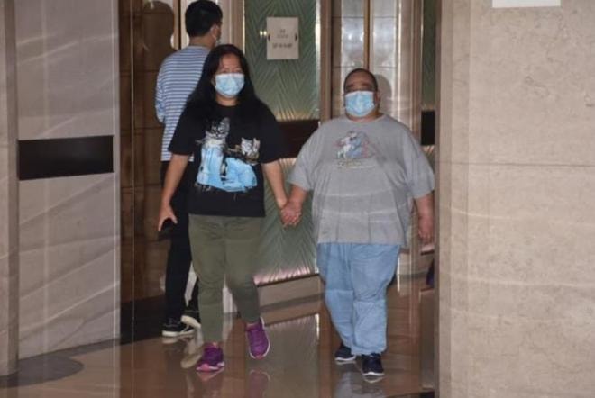 Cô con gái kém sắc nhất của trùm sòng bạc Macau lộ diện, giữa dàn thiên kim xinh đẹp càng trở nên đáng buồn với mái đầu cạo trọc như đàn ông 20