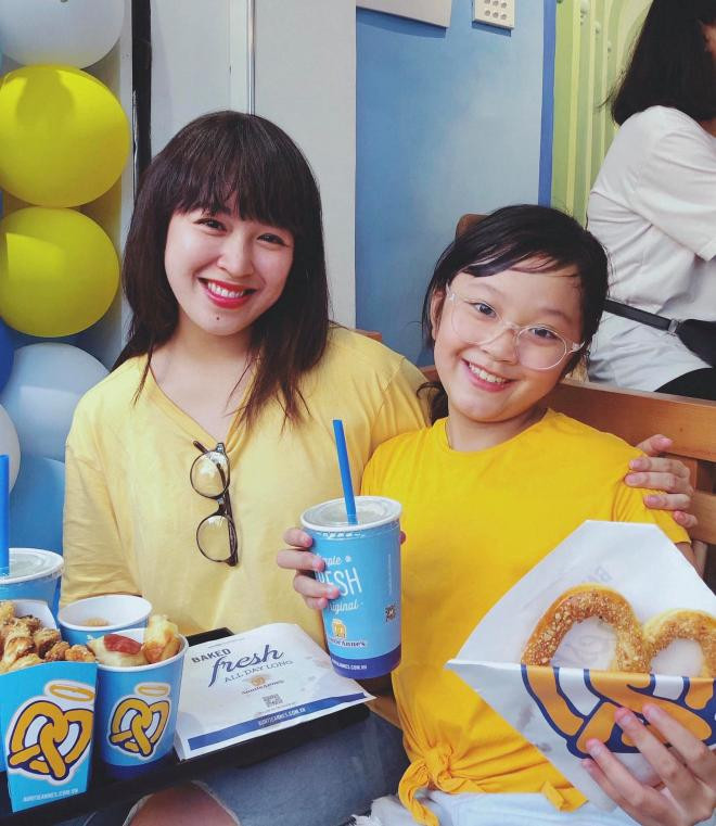 MC Diệp Chi đăng loạt ảnh mới tiết lộ nhan sắc hiện tại của em gái, lập tức gây sốt 11