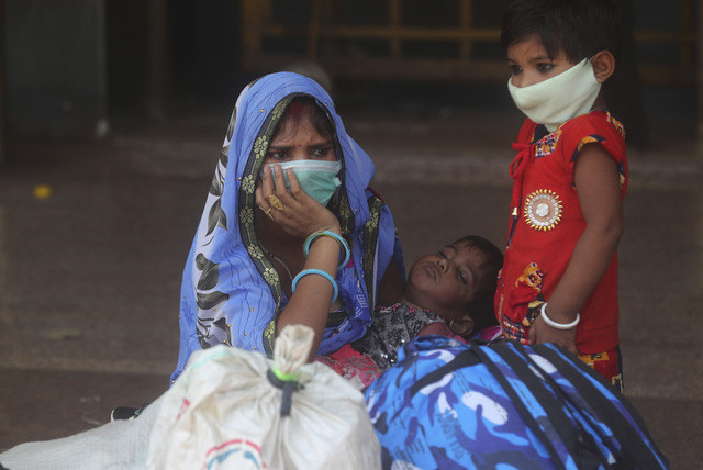 Hơn 135 triệu người mắc COVID-19 trên thế giới, nhiều nước châu Á đối mặt với làn sóng dịch mới - Ảnh 1.