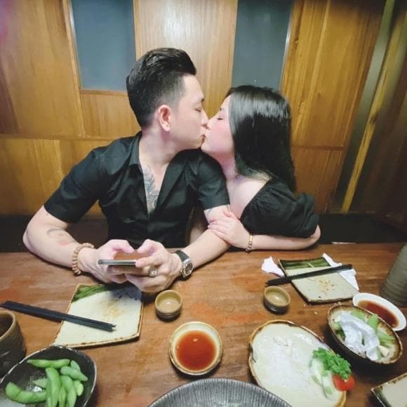 bạn gái Phùng Cường mang bầu  4