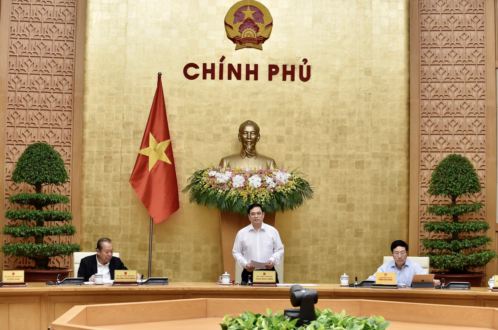 Thủ tướng Phạm Minh Chính lần đầu tiên chủ trì phiên họp Chính phủ - 1