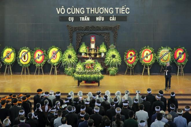 đám tang cụ của ca sĩ Tùng Dương 0