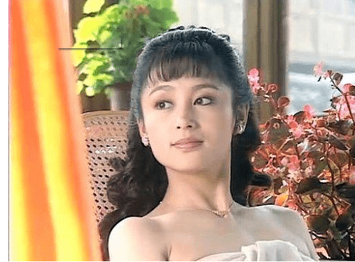 'Đệ nhất mỹ nhân Đại lục' xinh đẹp cỡ nào? Bạn sẽ biết khi xem những bức ảnh của cô ấy khi còn trẻ 0