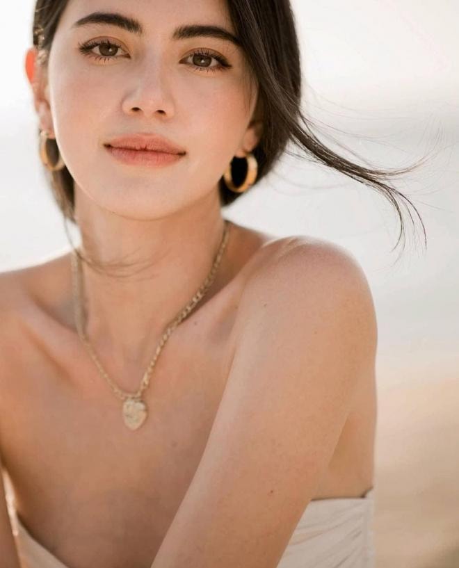Mai Davika 0
