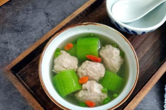 món canh mướp nấu thịt viên đơn giản 6