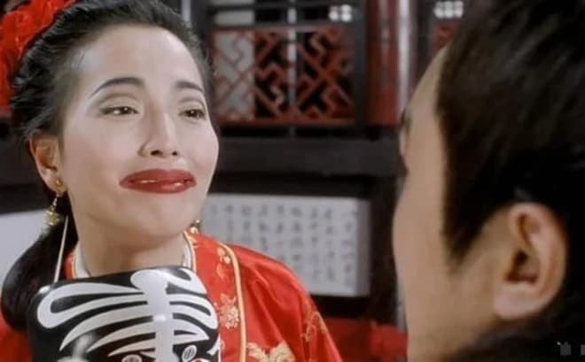Sao nữ 'xấu nhất phim Châu Tinh Trì': Sắp mặc váy cưới thì chồng qua đời, đau đớn phát điên, sau này cả đời không sinh con 5