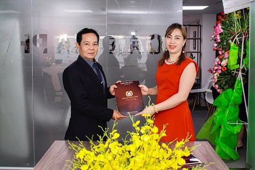 toan-gia-phuc-3-2-w500-h333.jpg