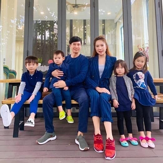 Lý Hải và các con 1