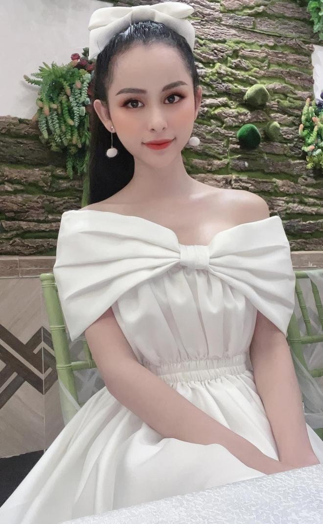 Tường Vi chuyển giới 0