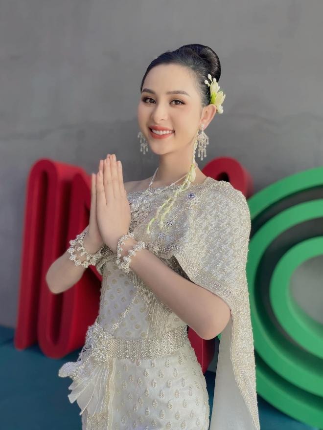 Tường Vi chuyển giới 1