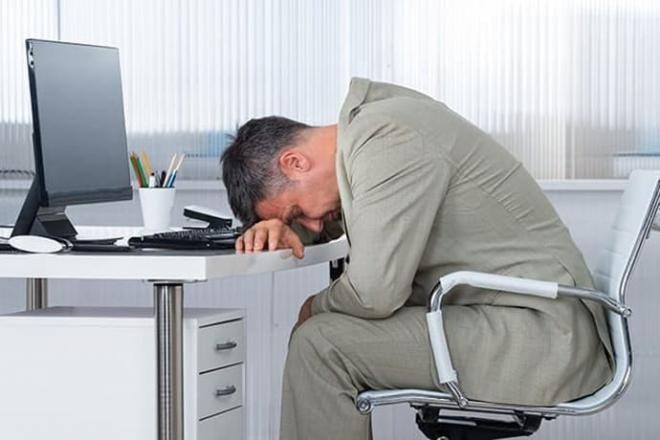 tư thế ngôi làm việc sai 6