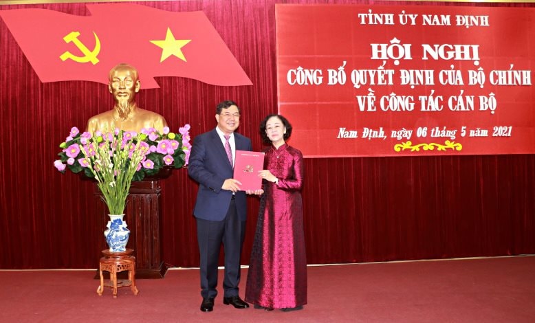 bi-thu-nam-dinh.jpg