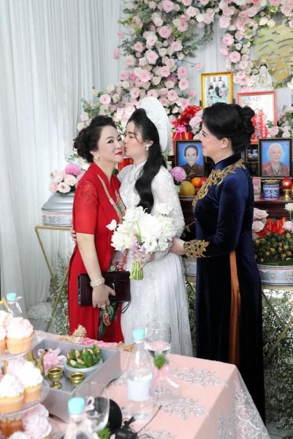 con dâu Phương Hằng  6