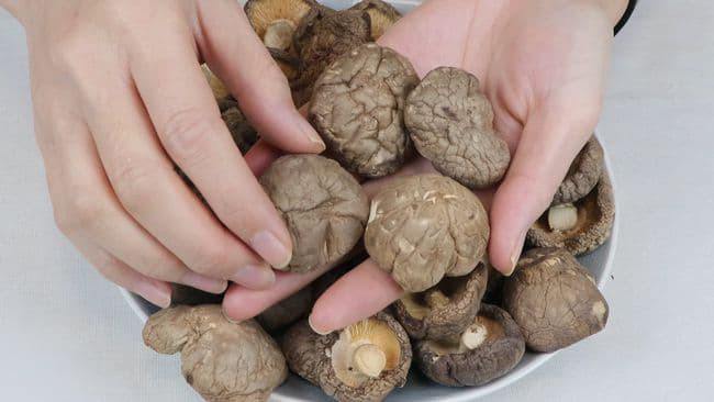 cách chọn nấm hương khô 0