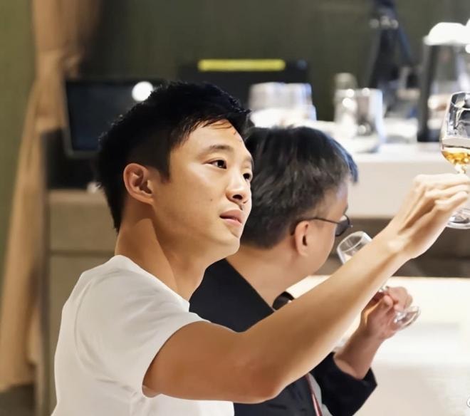 bạn trai cũ của chương bá chi 8