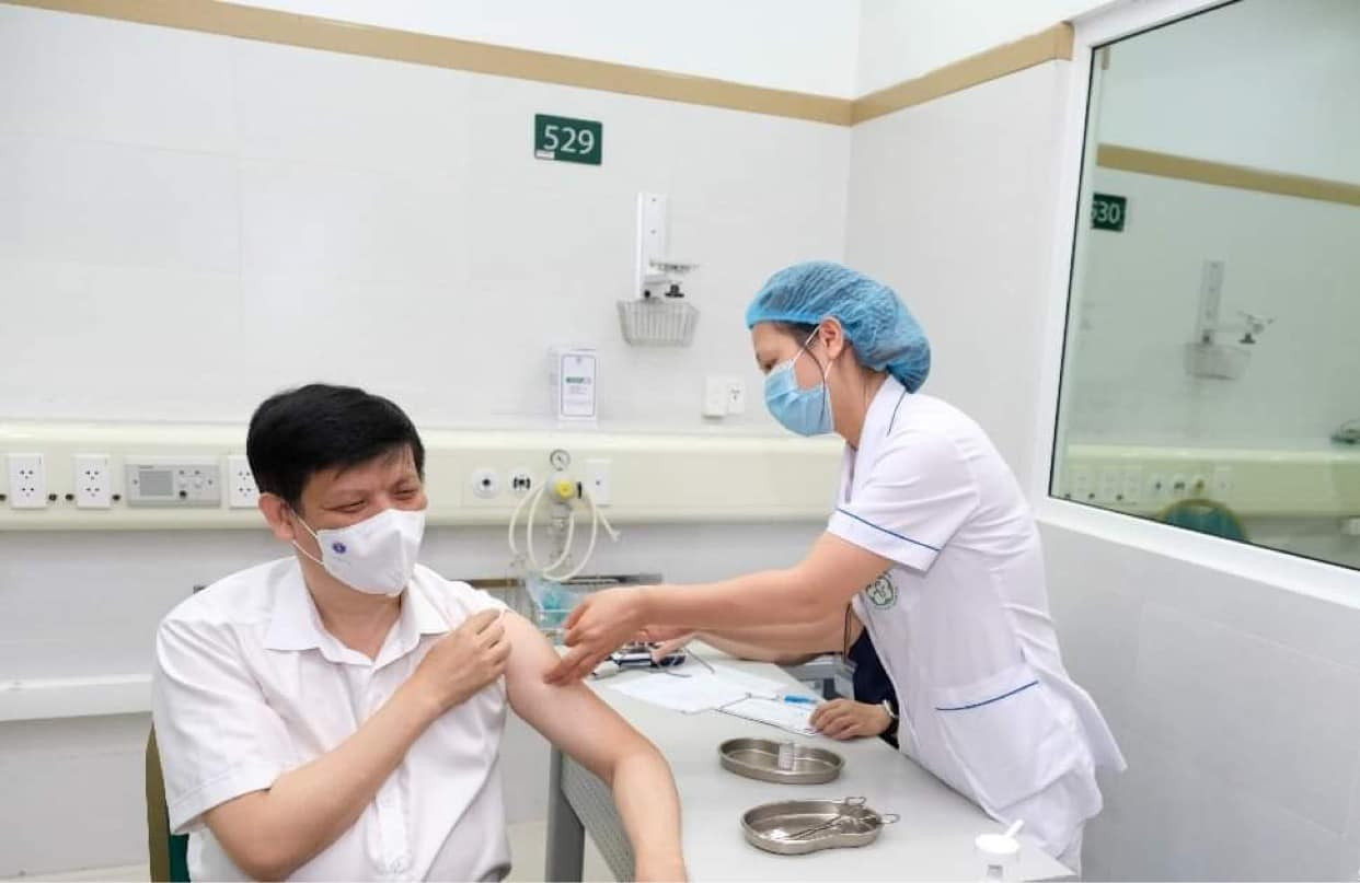 Gần 1,7 triệu liều vaccine COVID-19 về Việt Nam ngày 16/5 - 1