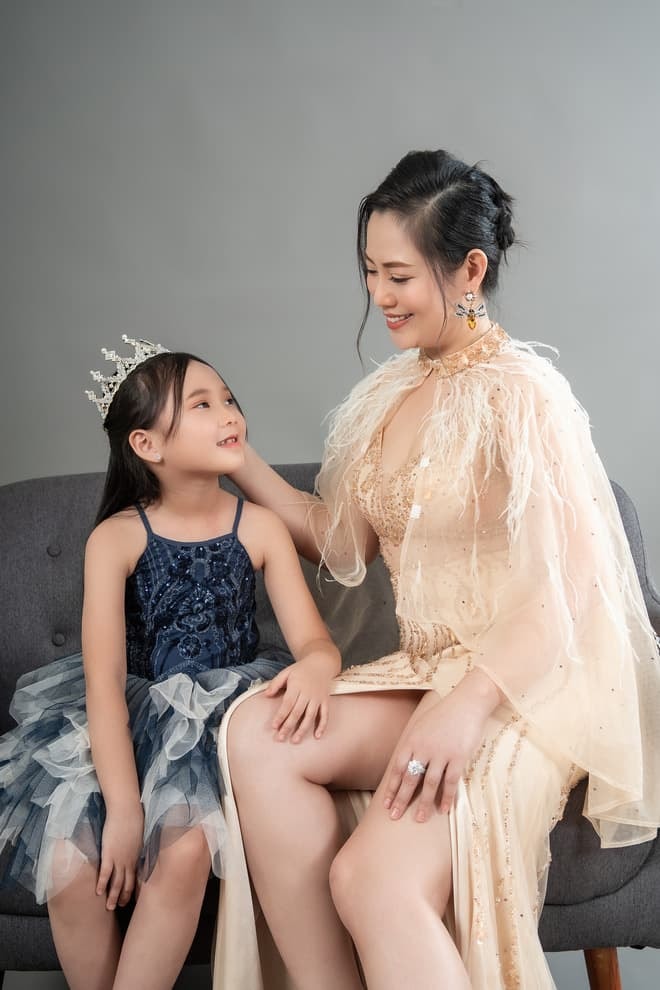 con gái diễn viên Thu Hiền 0