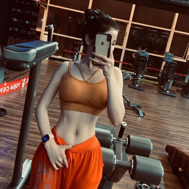 bạn gái quang hải bikini 6