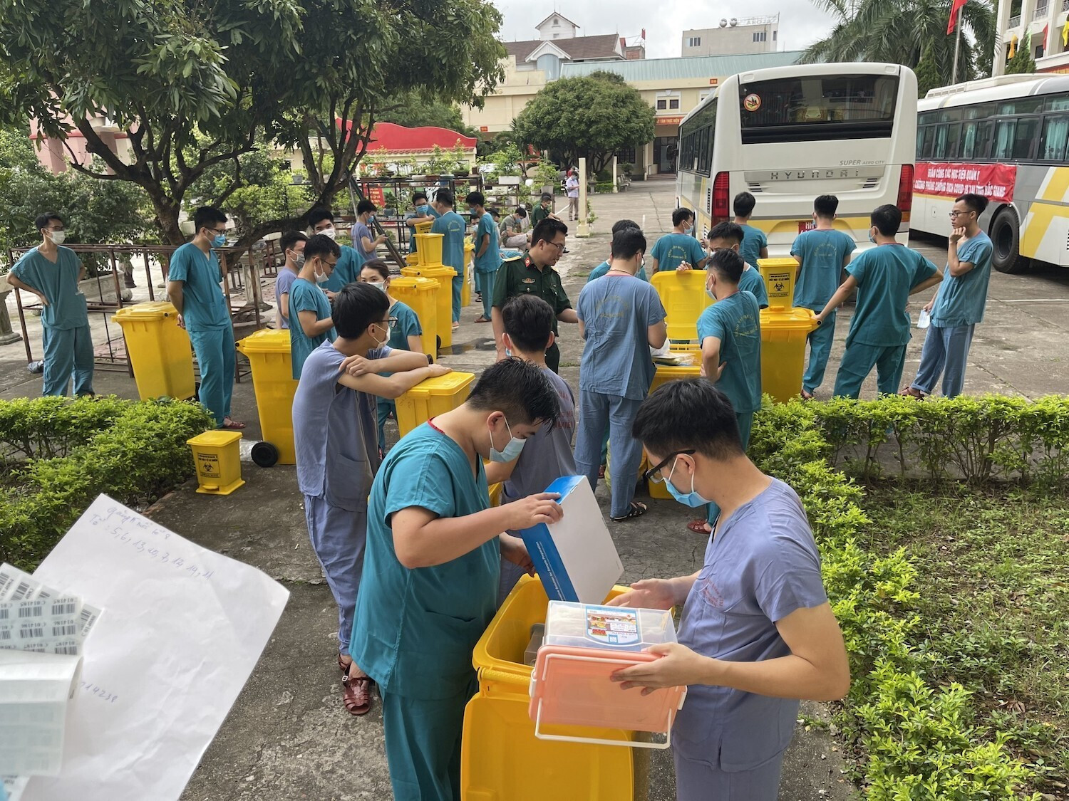 Sinh viên Quân Y hoãn thực tập, cấp tốc chi viện cho tâm dịch Bắc Giang - 3