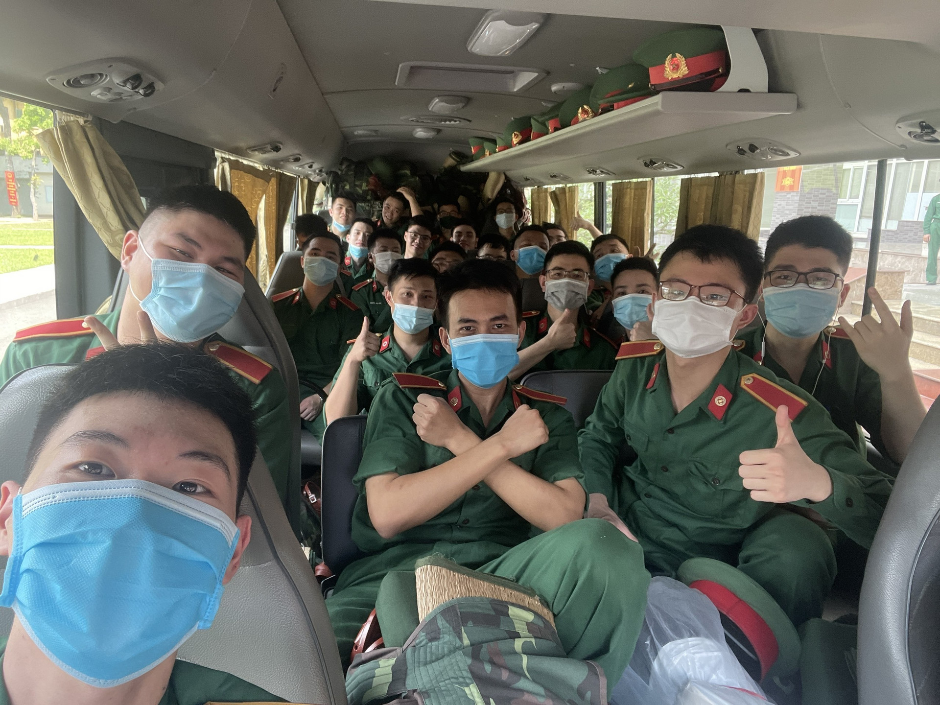 Sinh viên Quân Y hoãn thực tập, cấp tốc chi viện cho tâm dịch Bắc Giang - 1