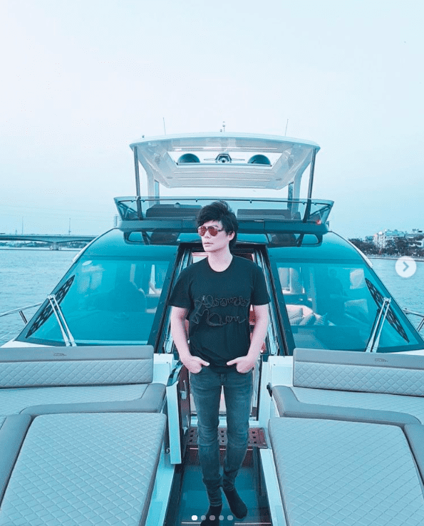 Nathan Lee đi du lịch  2