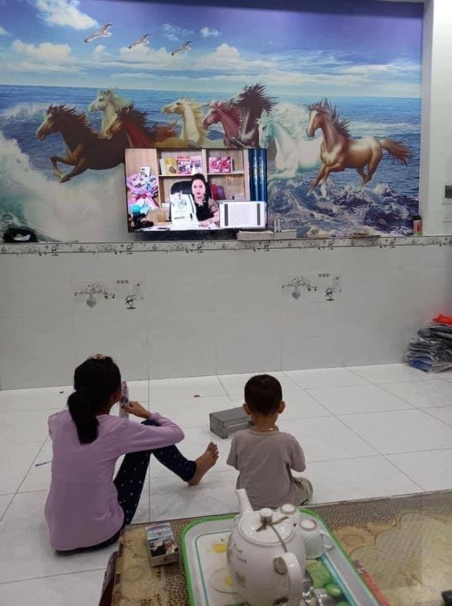 bà Phương Hằng livestream 7