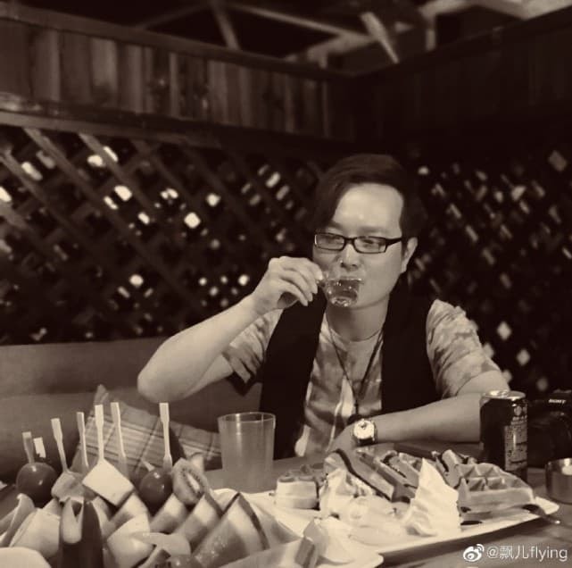 ca sĩ tự tử 4