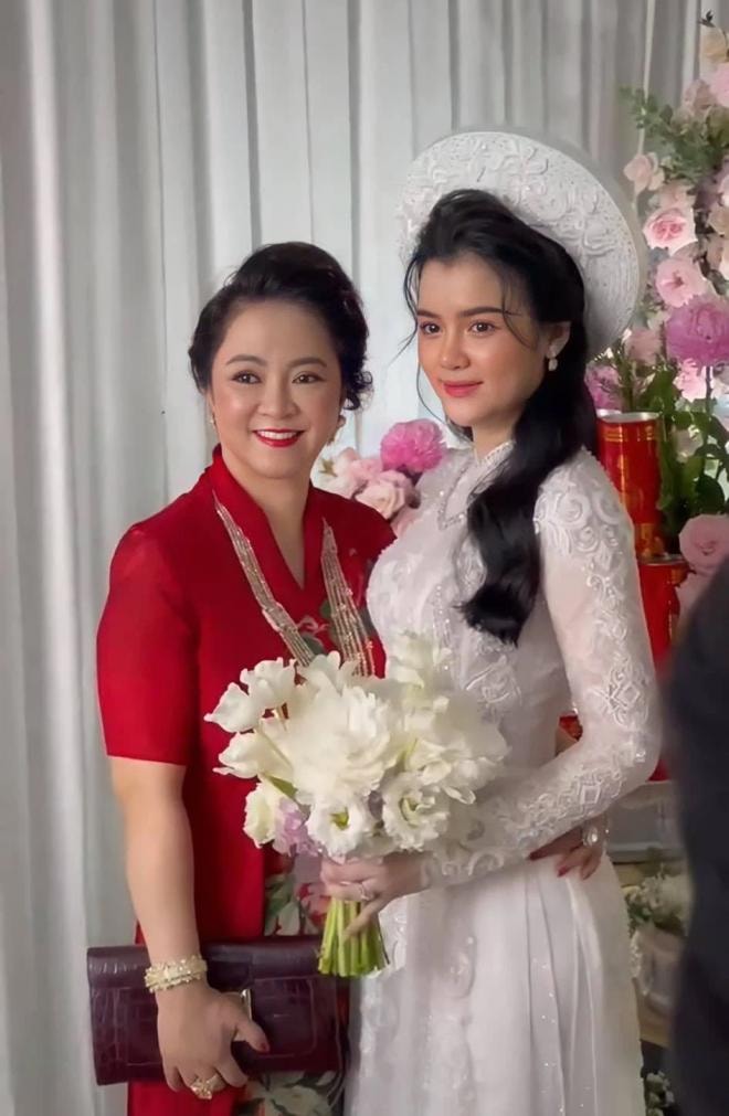 bà Phương Hằng 1