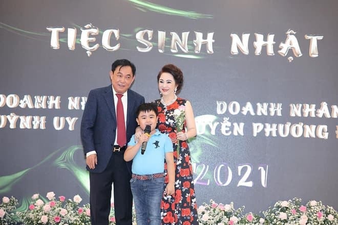 con của bà Phương Hằng 1