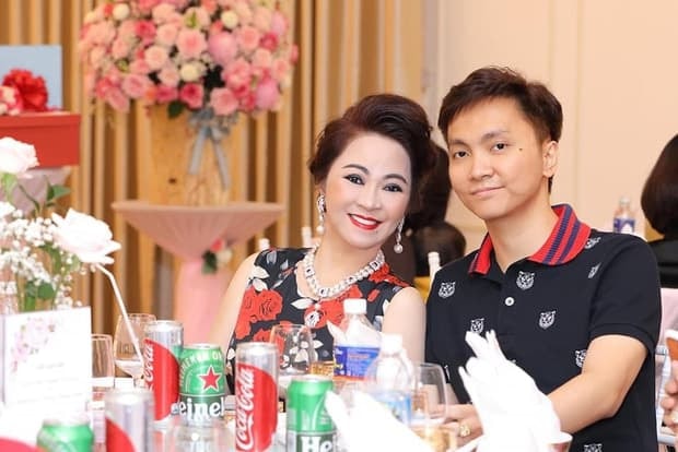 con của bà Phương Hằng 0