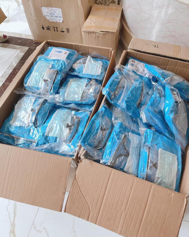 Âu Hà My từ thiện 2 Âu Hà My từ thiện 2